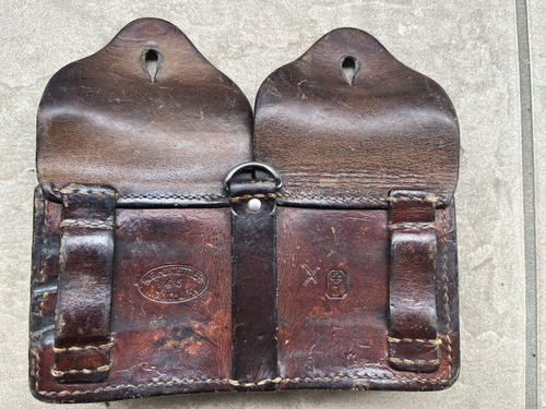 WWII Swiss Army leather ammo pouch Schmidt Rubin K31 made in 1945 Niedermuhlern - Picture 3 of 4