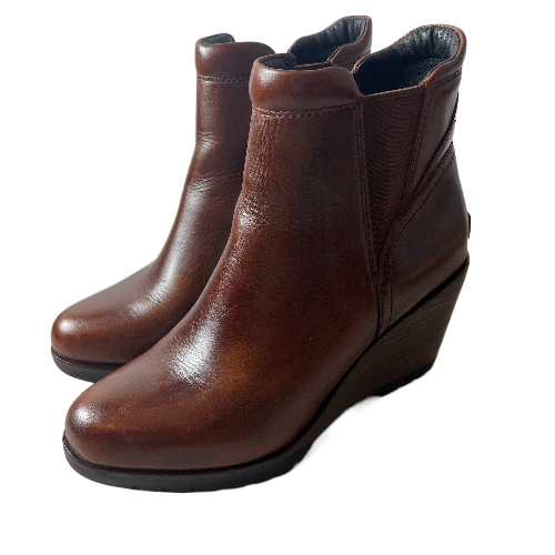 Sorel Womens Brown Leather Wedge Chelsea Boots Size 7.5-image