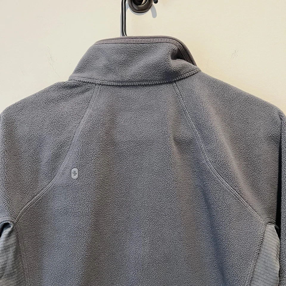 FIGS Scrubs On Shift 抓绒混合夹克小号灰色 — 第 4/4 张图片