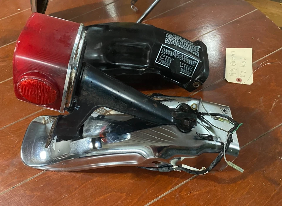 OEM KAWASAKI 1974 1975 1976 1977 1978 KZ400 RUEDA DELANTERA Y TRASERA GUARDABARROS CROMADOS. Foto 2 de 4