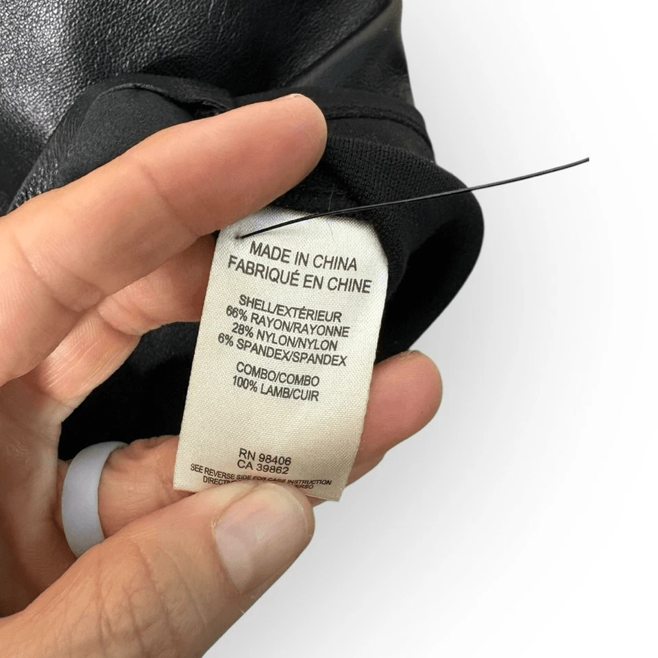 Camiseta sin mangas Theory negra con cuello en V de cuero tejida elástica trasera talla grande Foto 3 de 4