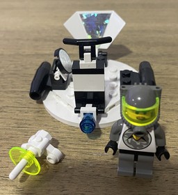 LEGO Space: Hovertron (6815) - 100% Complete - No instructions/Box