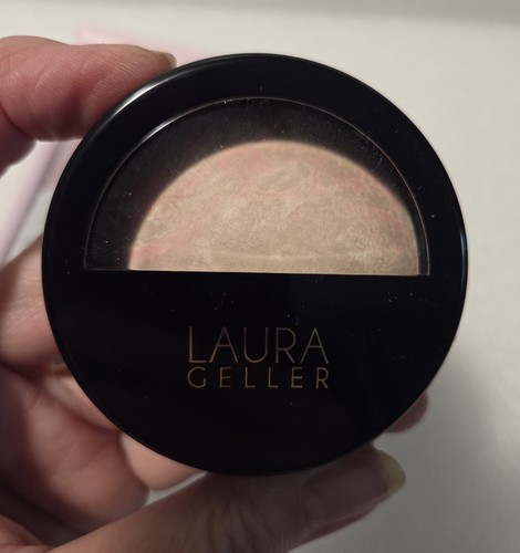 LAURA GELLER Better Together Makeup Brush for Powders and Foundation Porcelain - Picture 8 of 10
