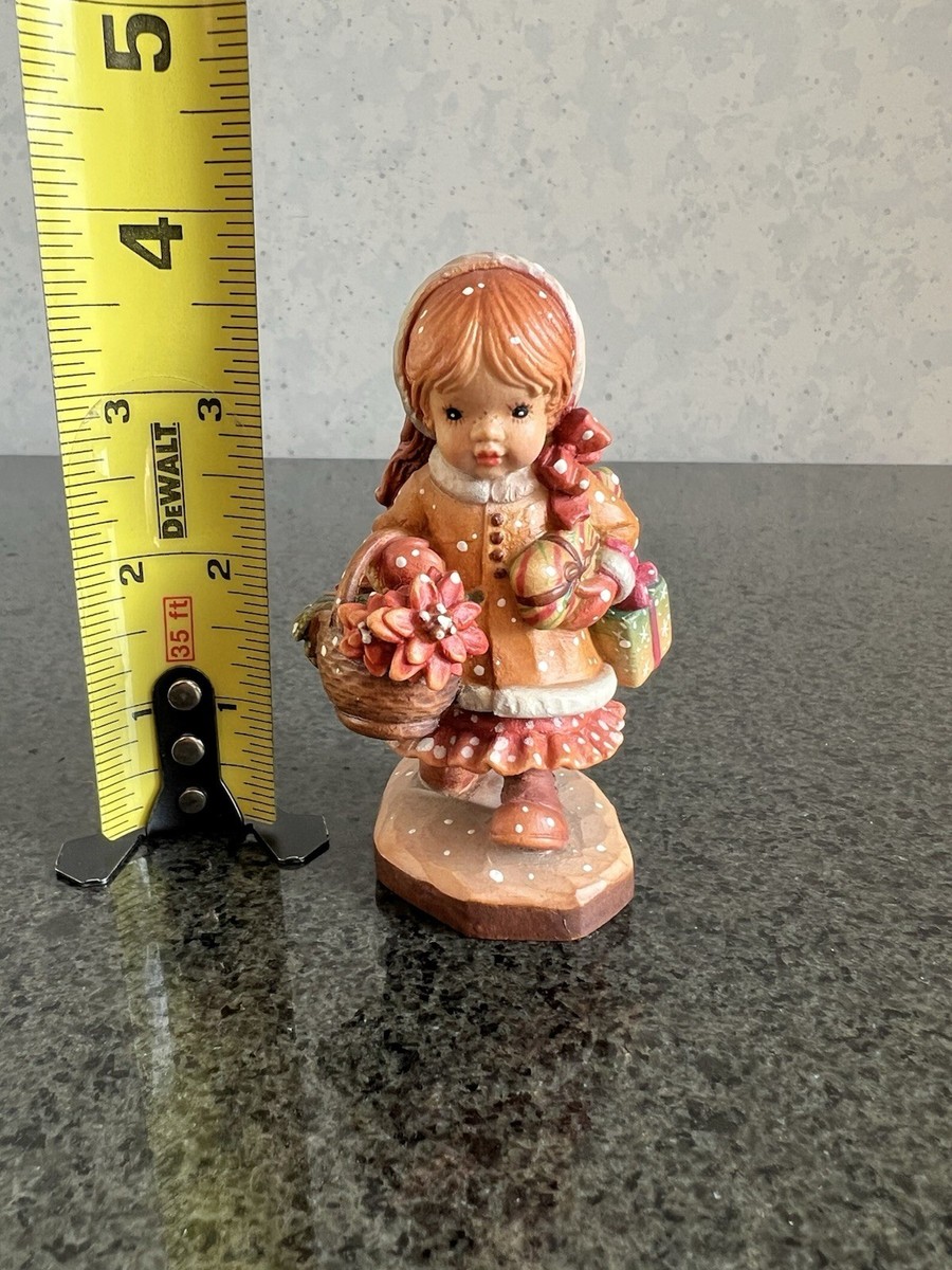 ANRI Sarah Kay 4” Yule Tide Cheer Hand Carved Figurine LE 4000 No