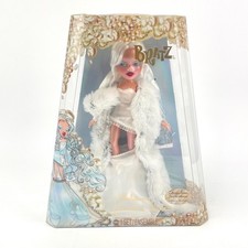 Bratz Collectors Edition Holiday Frosty Night...