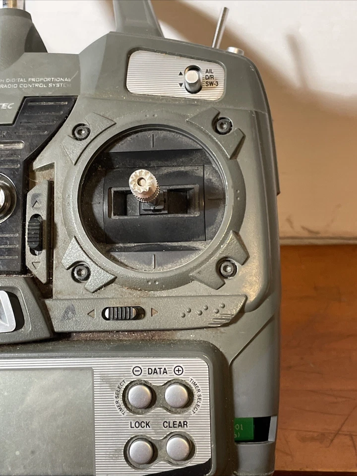 TRANSMISOR RADIO CONTROL FM DIGITAL ÓPTICA 6 HITEC 6 CANALES (piezas no probadas) Foto 3 de 4