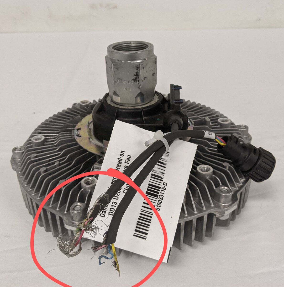 Damaged Kysor Thread-on DD13 U206 Viscous Fan Clutch - P/N Damaged Kysor Thread-on DD13 U206 Viscous Fan Clutch - P/N