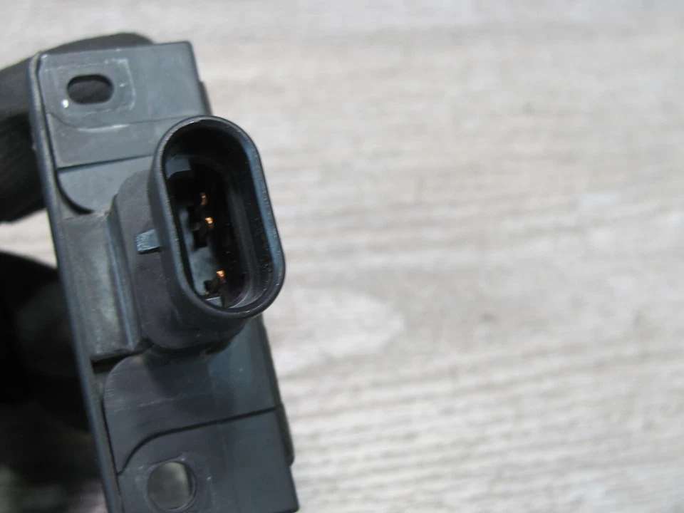 Cadillac XLR 2004-2009 botón interruptor de liberación del lado del conductor delantero izquierdo Foto 4 de 4