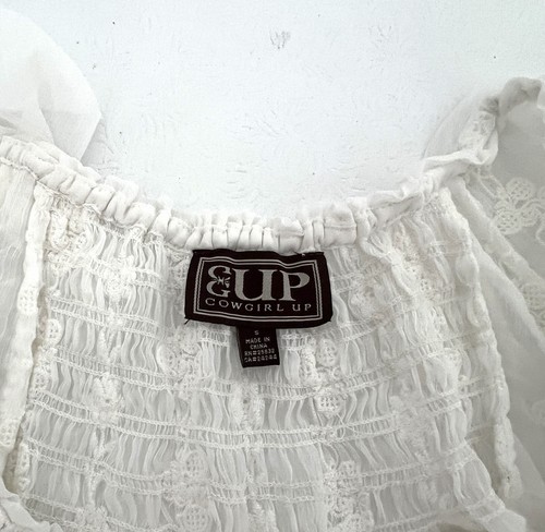 CG70806 Cowgirl Up Sheer Lace Scoop Neck Blouse W/ Embroidery Detail Small - Foto 4 di 4