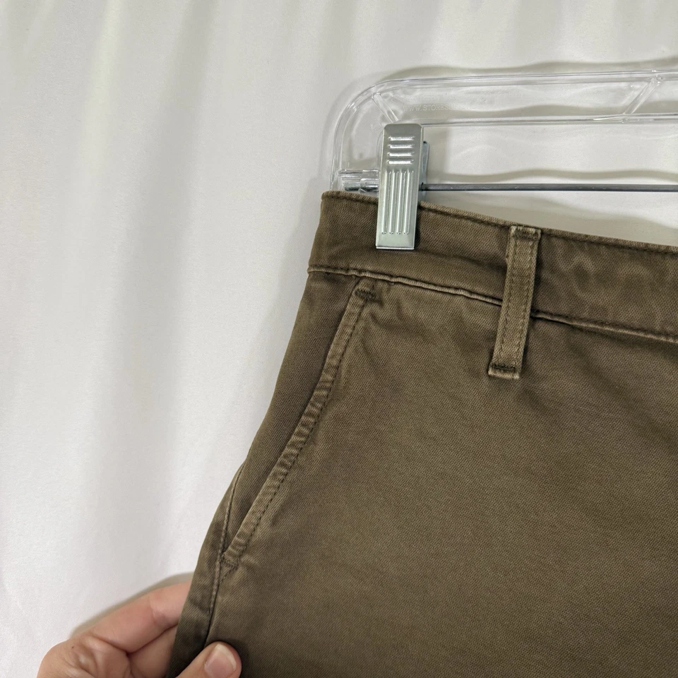 Shorts Adriano Goldschmied Caden Feminino 25 Verde Chino Ajuste Personalizado 4" Costura Interna - Imagem 4 de 4