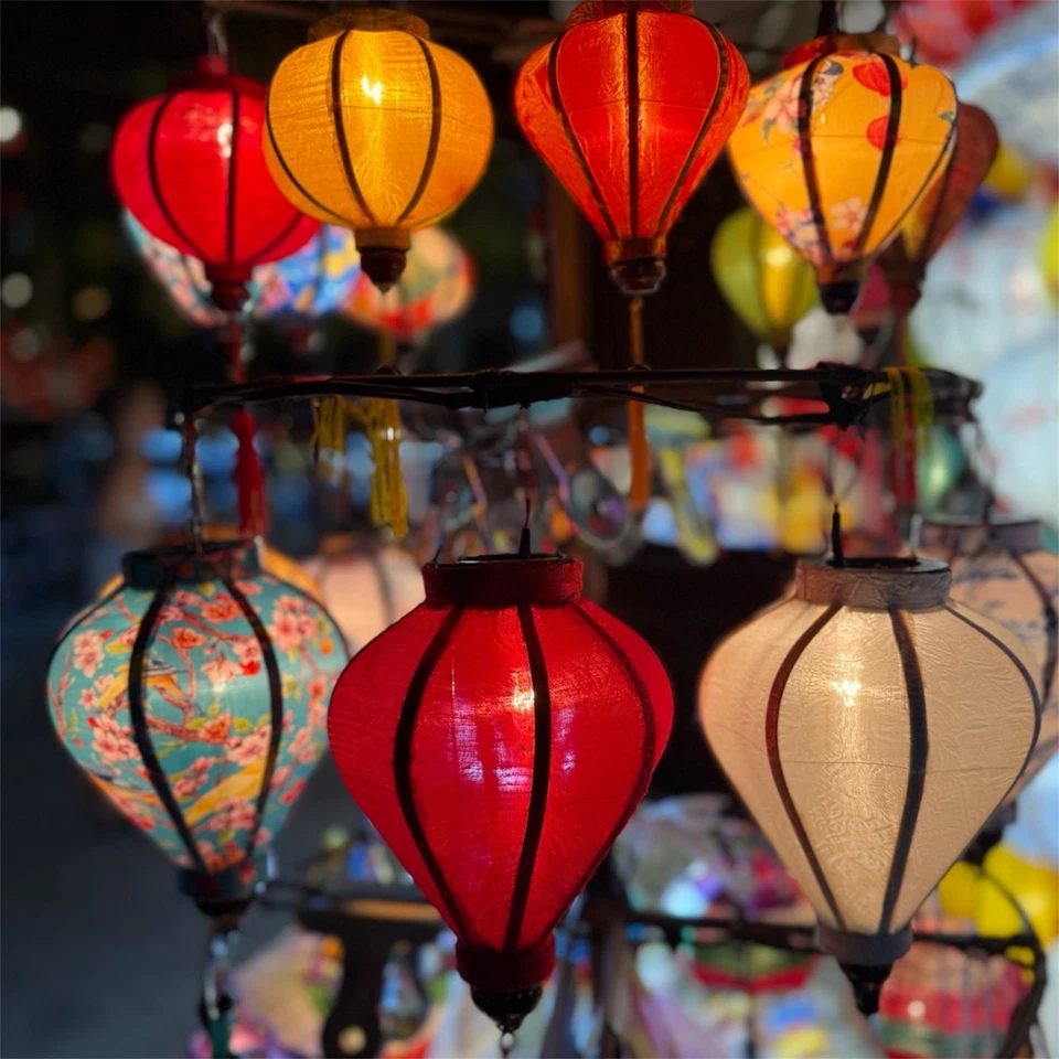 Juego de 2 linternas de seda hechas a mano de 8" con forma de manzana - decoración oriental de eventos y jardines Foto 2 de 4