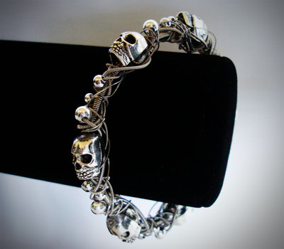Deluxe GUITAR STRING Bracelet w/ Tibetan Silver Skulls