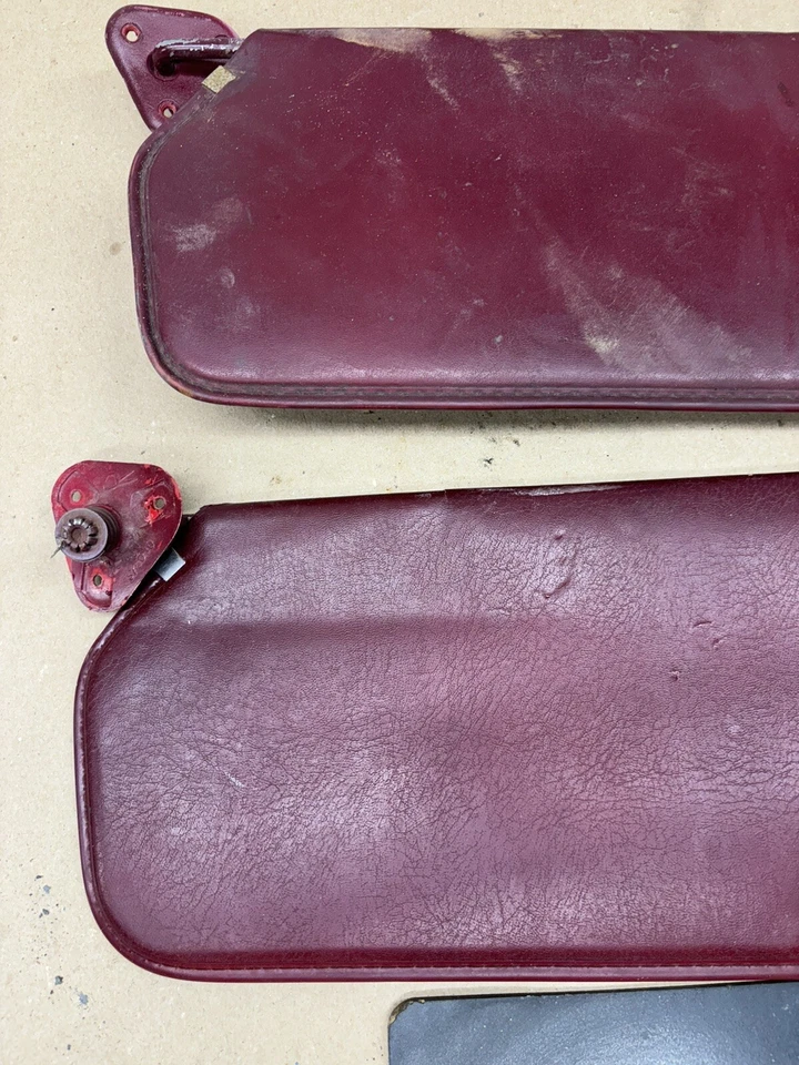 Camión Chevrolet GMC 1973 1987 C10 K10 parasoles parasoles rojo granate fabricante de equipos originales Foto 2 de 4