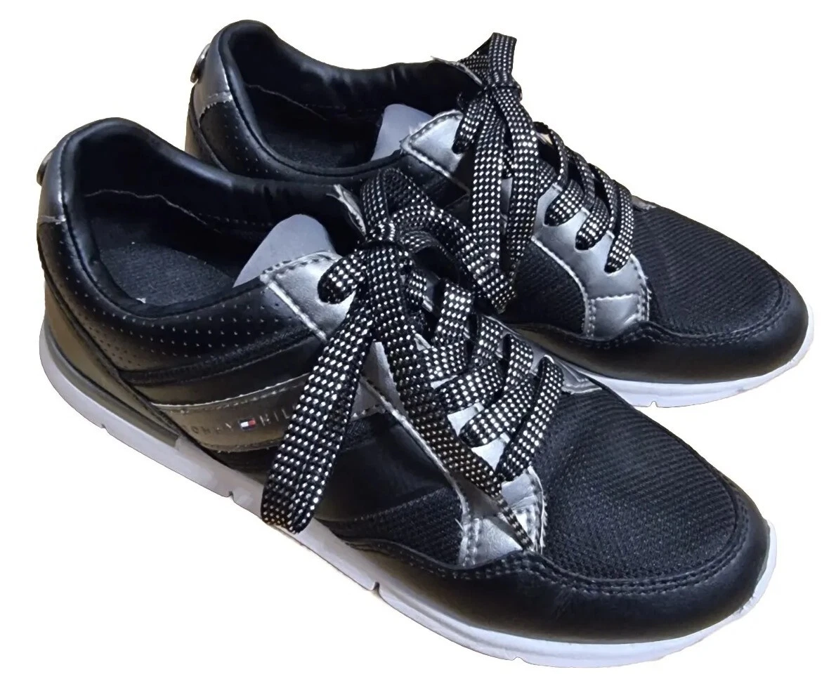 Tommy hilfiger trainers store size 4