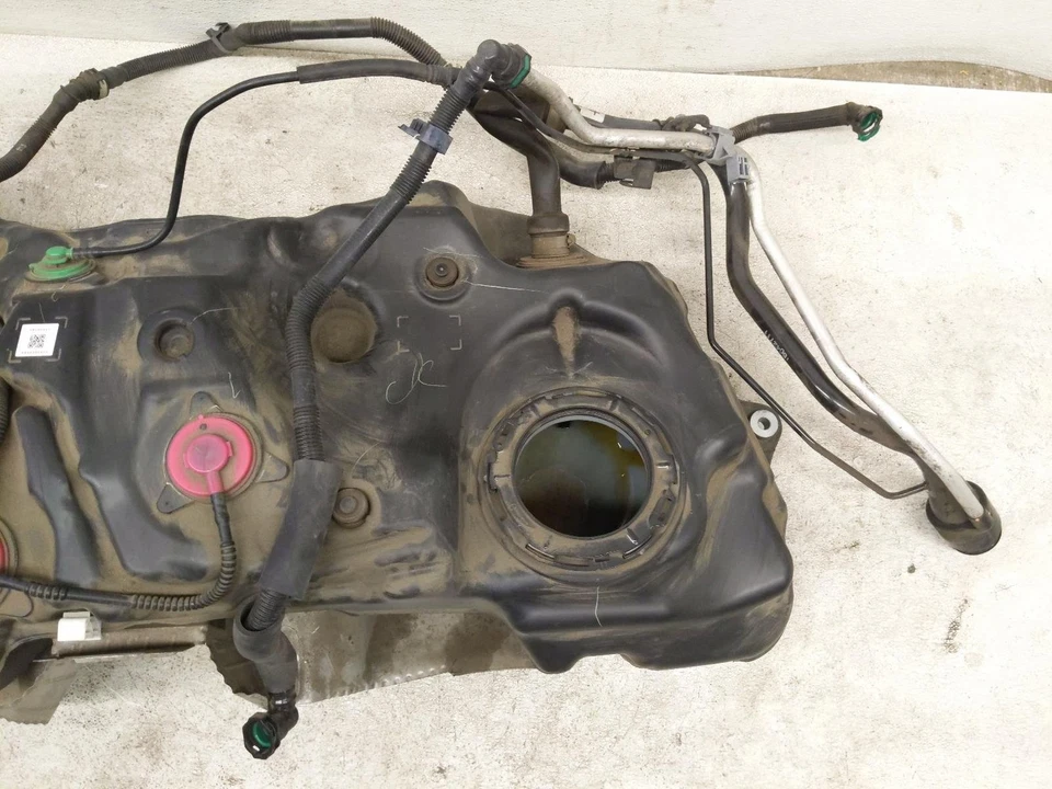 Lexus Rc350 2015-2021 tanque de combustible de gasolina con cuello de llenado 77001-30620 *3,5 L tracción trasera Foto 4 de 4