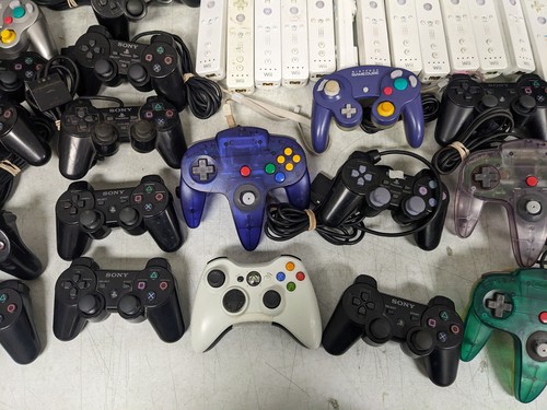 Lot of Various Controllers (For Parts/Repairs) - Picture 11 of 15