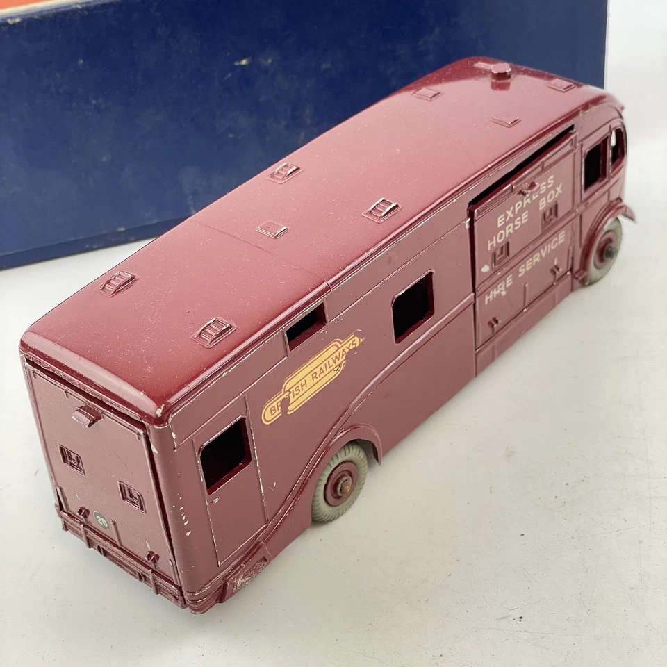 Juguetes Dinky vintage en caja n.º 581 Horse Box British Railways Foto 4 de 4