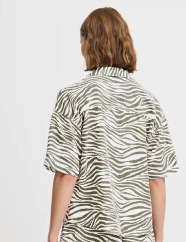 Shirt Short Sleeves Animal Print Womens Casual Relaxed Fit B.YOUNG Size 8-12 UK - Picture 5 of 21