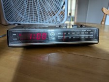 Vintage GE General Electric Space Saver AM/FM Digital Alarm Clock Radio 7-4624B