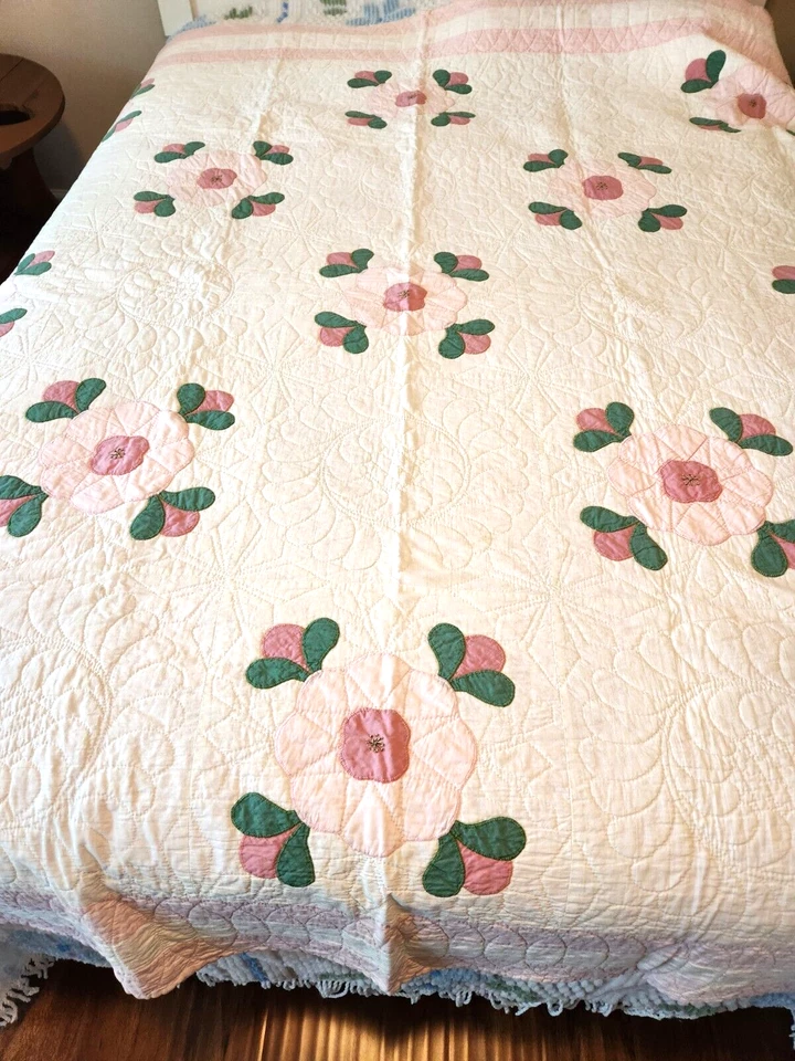 Vintage Hand Quilted Hand Appliqued Pink & Green Floral Block Quilt 78" x 77" - Image 2 of 4