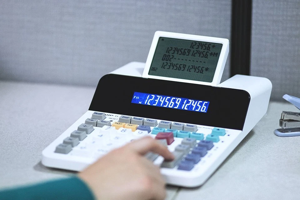 Eco Friendly Paperless Printing Calculator with 5 Line Display and 12 Digit Keys - Image 4 of 4