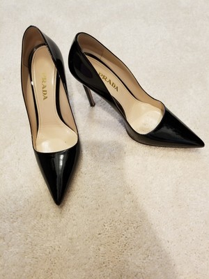 patent leather pointed toe pumps