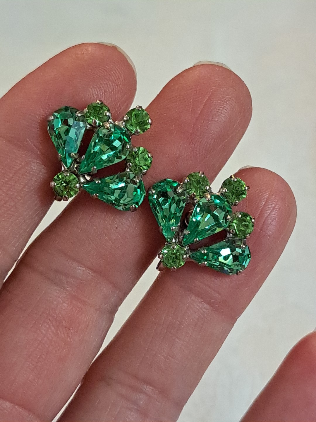 Vintage Signed Astra Silver Tone Screw-back Uranium and Rhinestone Earrings