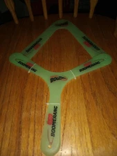 Boomerang~Glow in the Dark~Great Summer Autumn Fun~ Jaru Lot of 2~Ages 4+