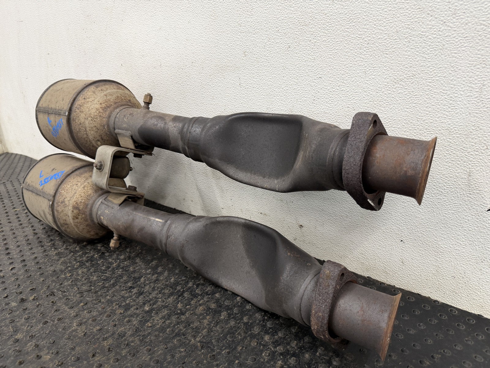 03-07 MASERATI COUPE GT LEFT & RIGHT INTERMEDIATE EXHAUST DOWN TAIL PIPE 4200