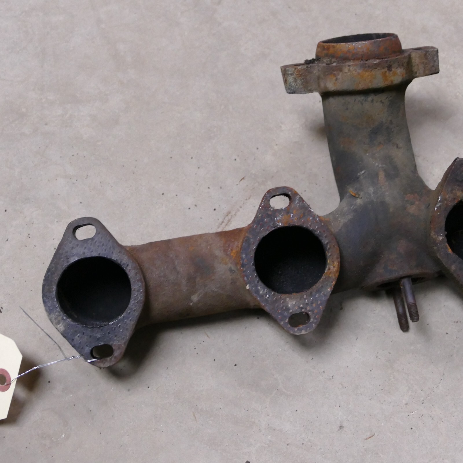 1987-1990 Rolls Royce Silver Spur 6.8 Exhaust Manifold 70044 Broken Stud 76154