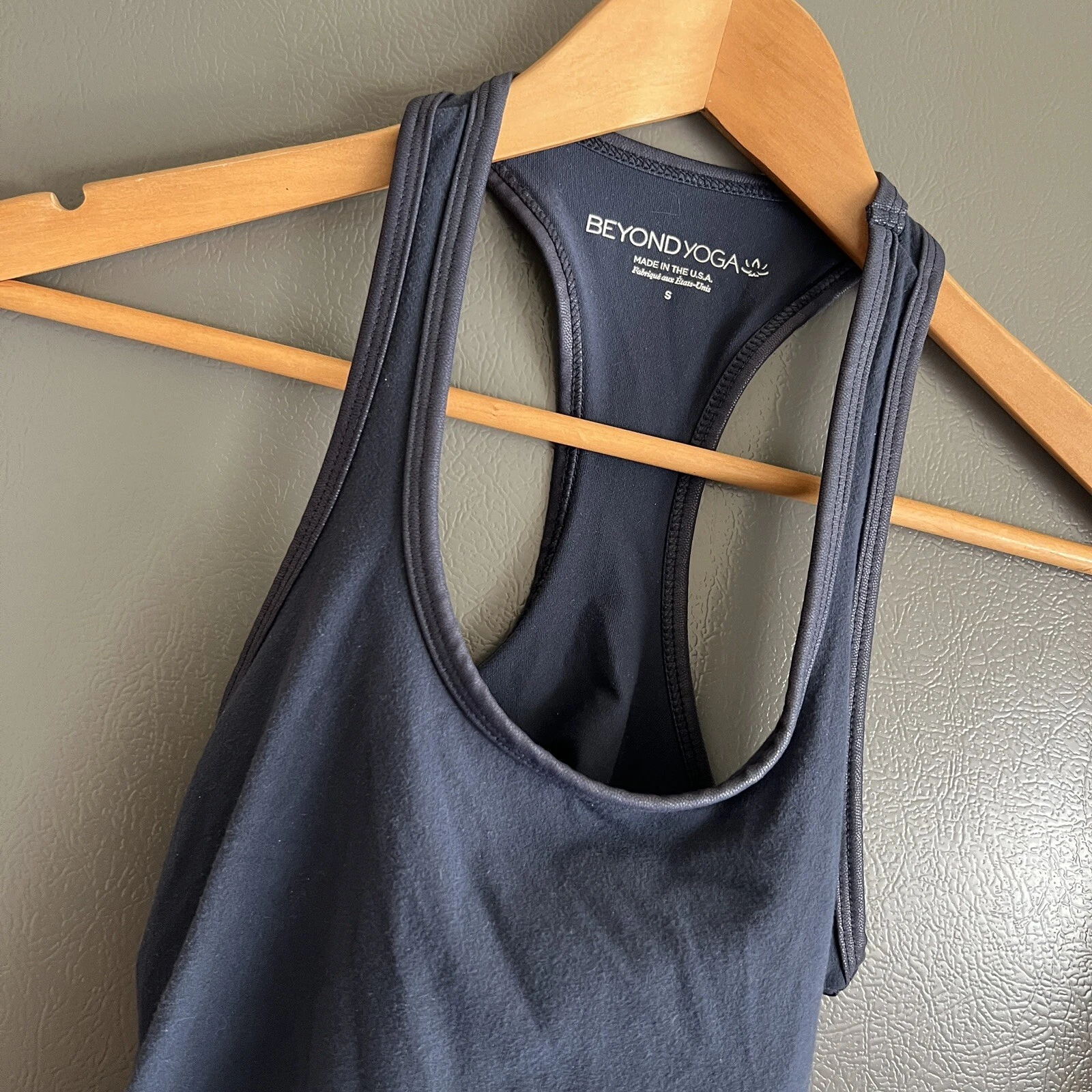 beyond-yoga leather piping detail bra cutout tank-top