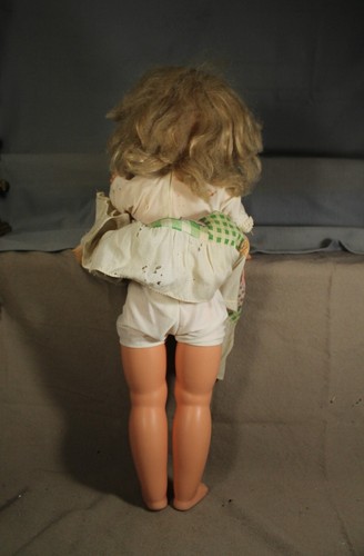 Vintage 1960s 22"-23" Walker Doll Allied Eastern - Picture 6 of 6