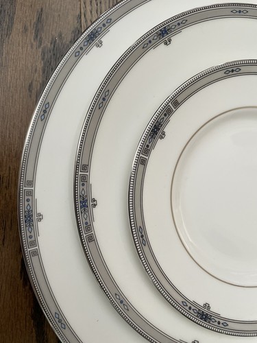 WEDGWOOD AMHERST PLATINUM 5 PIECE PLACE SETTING RETIRED BRAND NEW NEVER USED - Picture 4 of 12