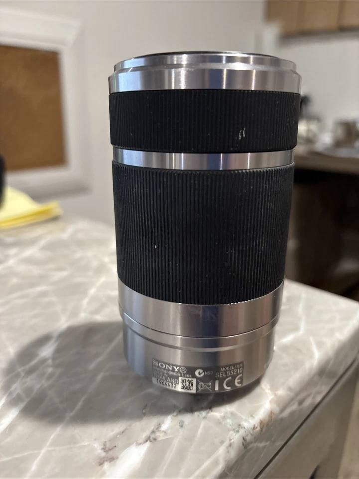 Lente Sony SEL 55-210mm f/4.5-6.3 Asférica IS OSS Prata Defeituosa para Peças - Imagem 4 de 4