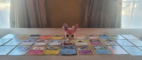 Sylveon Pokémon Funko Pop! Vinyl Figure & Cards