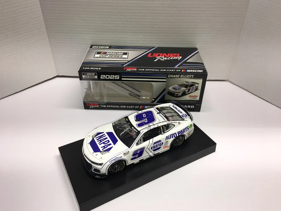 CHASE ELLIOTT AUTOGRAPHED NASCAR DIECAST #9 NAPA WHITE 2025 CHEVY 1/24 - Image 3 of 4
