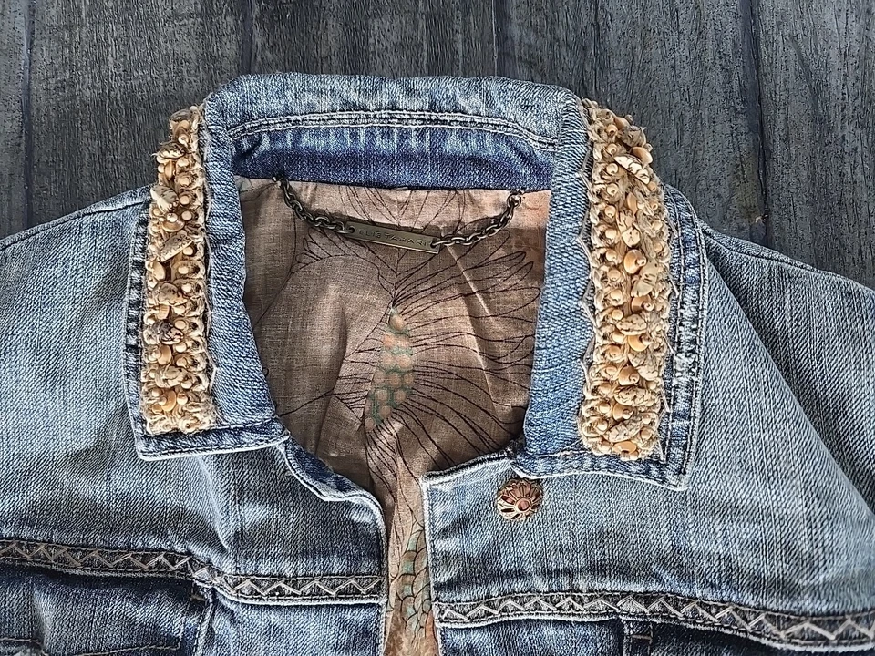 Женская приталенная джинсовая куртка Elie Tahari с украшениями искусственно состаренная прибл. размер XS - Изображение 3 из 4