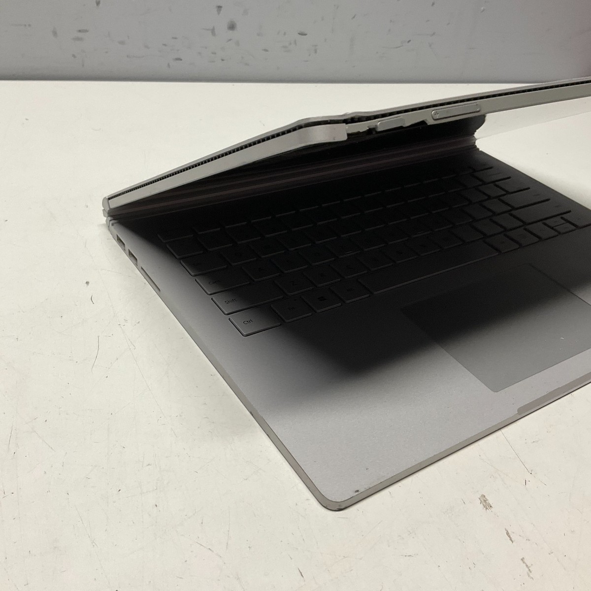 Microsoft Surface Book 2 13.5” 1832 i5 8350U 1.7GHz 8GB RAM 256GB
