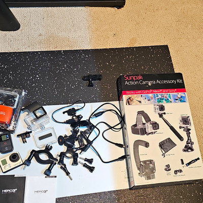 GoPro Hero 3+ Black Edition and acessories.