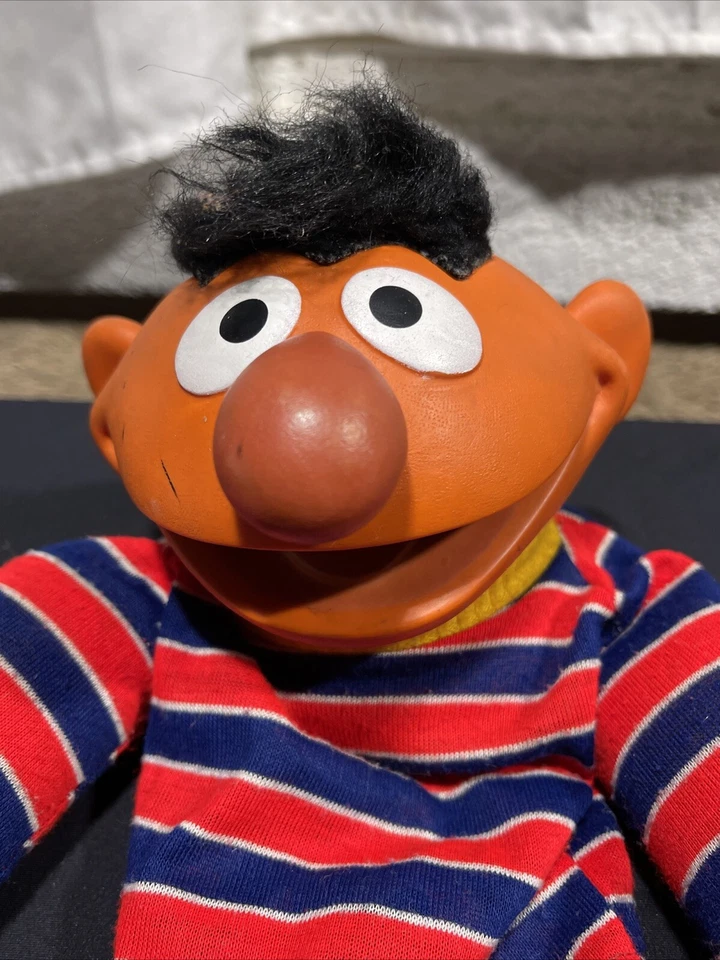 Marioneta de mano de Plaza Sésamo Ernie de colección años 70 Jim Henson Muppet juguete preescolar Foto 4 de 4