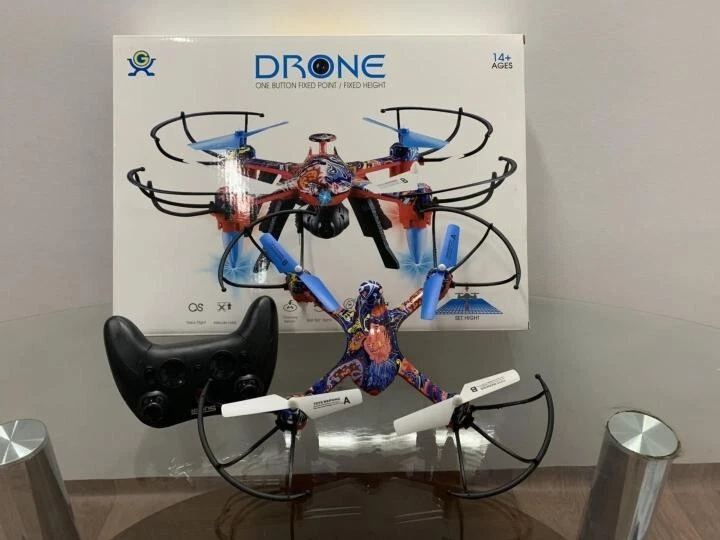 Drone 2.4Ghz 4-Axis aerocraft one key take off/landing W/remote control Graffiti - Image 2 of 4