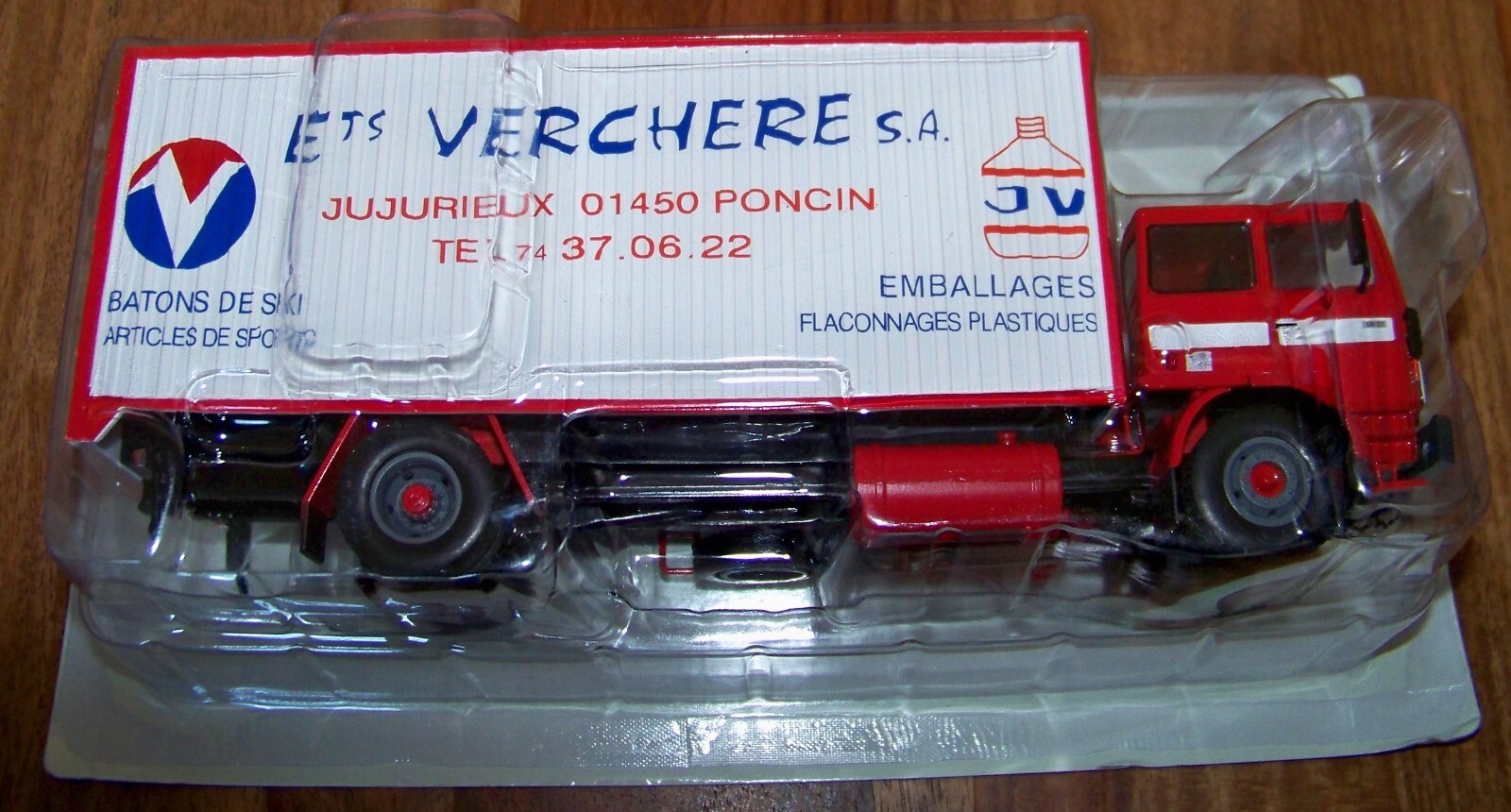 Camion Berliet GR 231 Turbo Ets Verchère : décorez votre bureau avec ce fleuron Saviem N°88