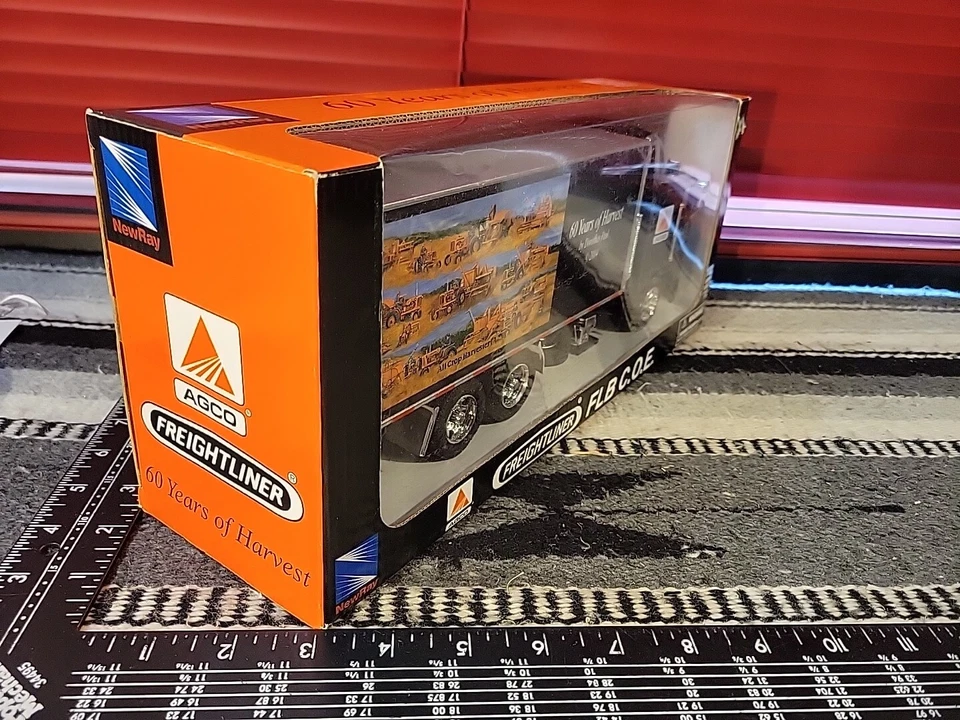 Allis Chalmers Freightliner 1/32 Diecast Semi Replica  Buy New-Ray Toys Co. Ltd. - Image 2 of 4