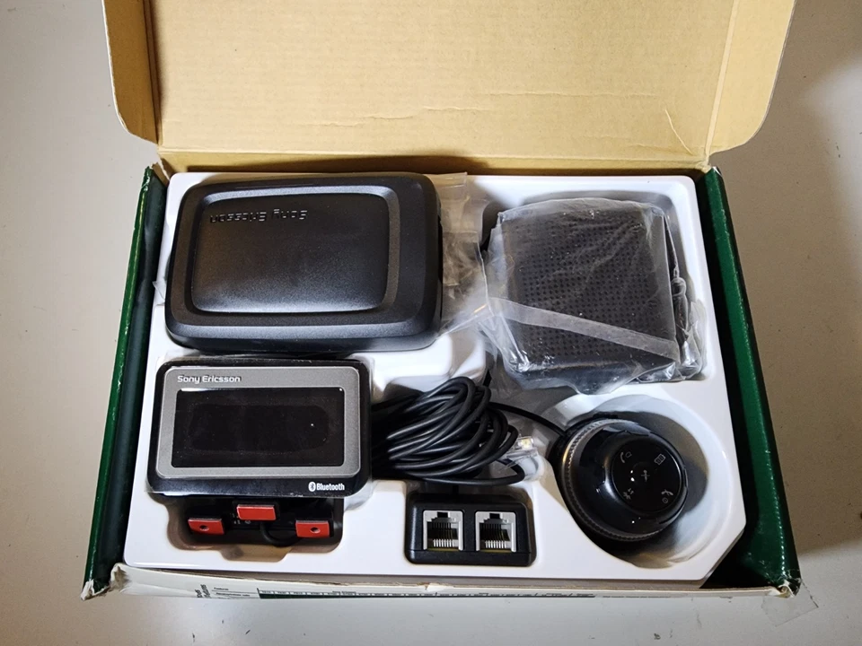 Автомобильный комплект Sony Ericsson Bluetooth HCB-700 Sony - Изображение 4 из 4