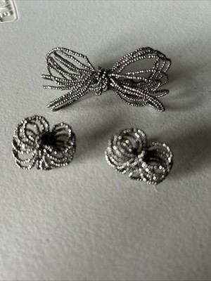 Vintage Bow Pin And Screw Back Earrings Seed Bead Set Grey /Black Beads Unknown