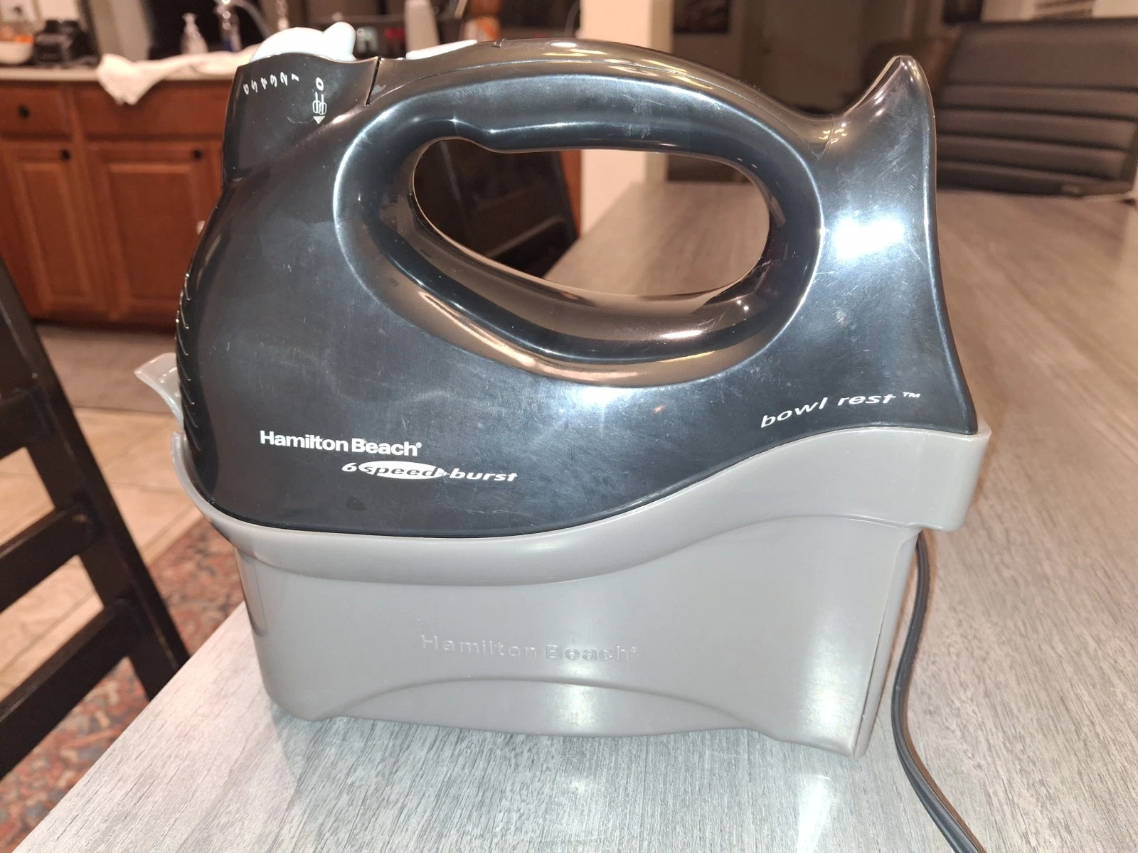 Hamilton Beach 6 Speed Hand Mixer & QuickBurst w/ Snap-On Case and 3 Attachments
Opens in a new wind