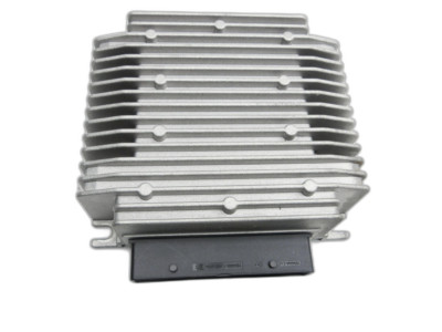 Verstärker Endstufe für Soundsystem Tesla Model X 90D 15-21 1004833-10-A 76tkm