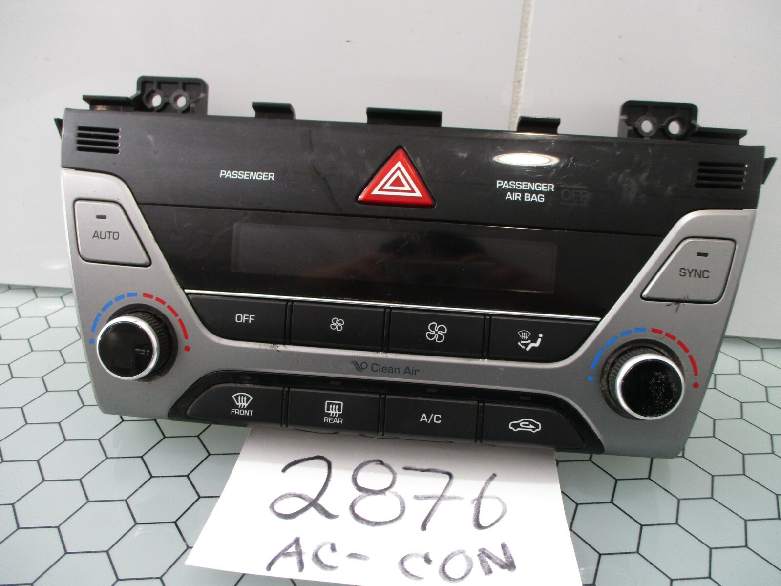 2017 2018 Hyundai Elantra AC and Heater Control Used Stock #2876-AC