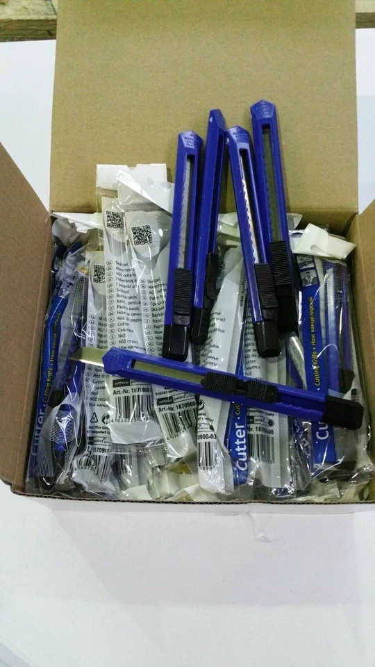 Cutter 9mm 1-1000 Cuttermesser Teppichmesser Paketmesser Kartonmesser mit Clip  - Bild 2 von 4