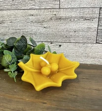 Pure Natural Beeswax (bees wax) Candle - Floating Holly Leaf